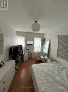 2 rooms apartment of 395 m² in Toronto