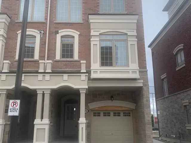 Townhouse For Rent in Ajax, Ontario