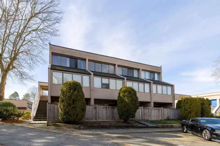 A $374,900.00 Apartment/Condo with 1 bedroom in Cloverdale BC, Cloverdale