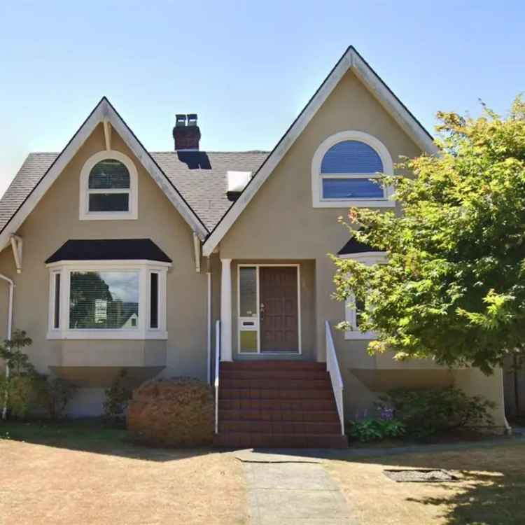 Family Home in West of Dunbar Mountain City Views