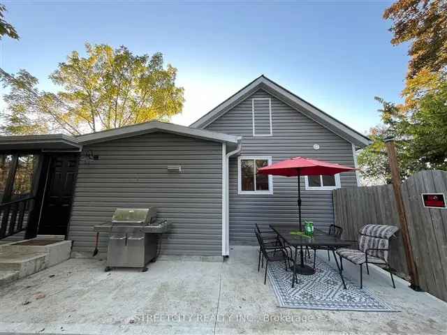 Renovated Bungalow for First-Time Home Buyers Downsizers and Seniors