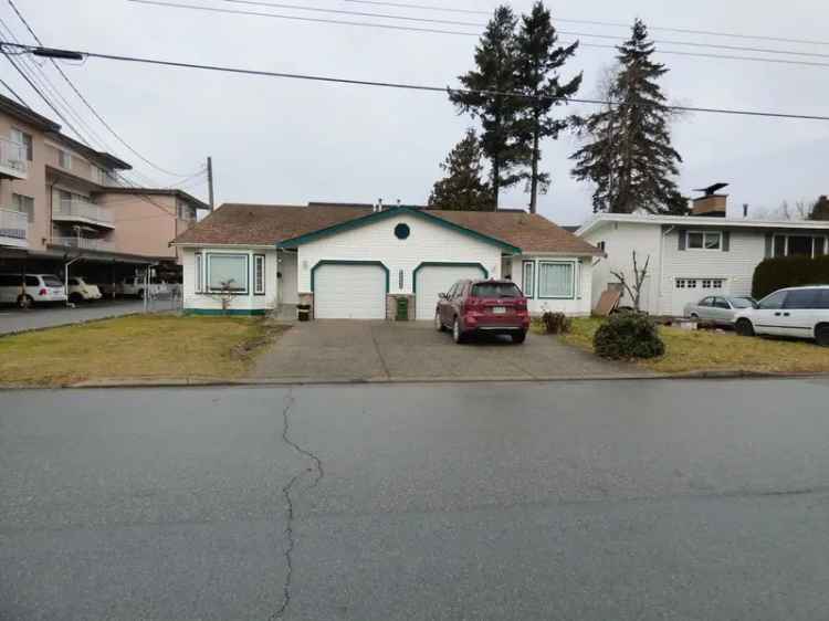 Chilliwack Duplex Investment - Two 1134 Sq Ft Suites