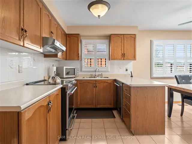 3 1 Bedroom Home in Desirable Hurontario