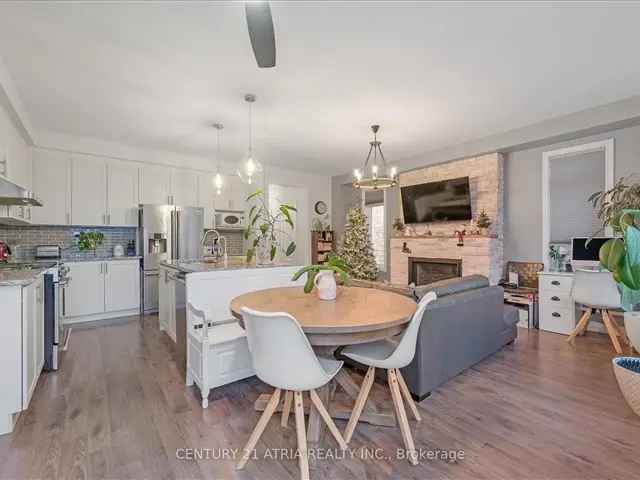 Townhouse For Sale in East Gwillimbury, Ontario