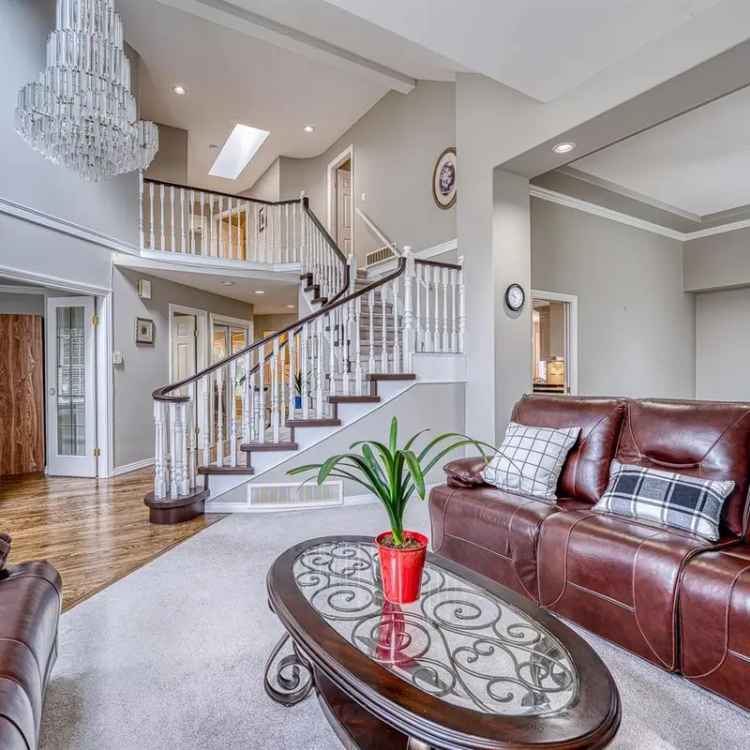 Exquisite Home with Gourmet Kitchen and 4 Spacious Bedrooms