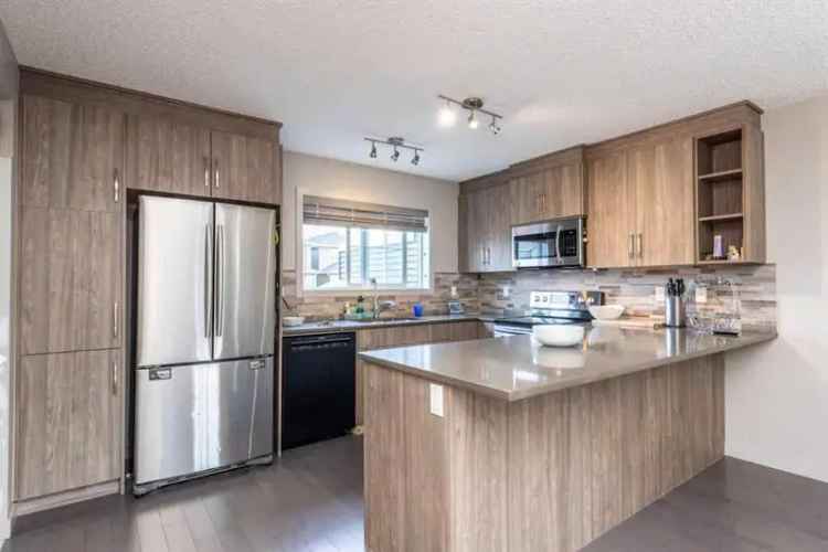 Townhouse For Rent in Calgary, Alberta