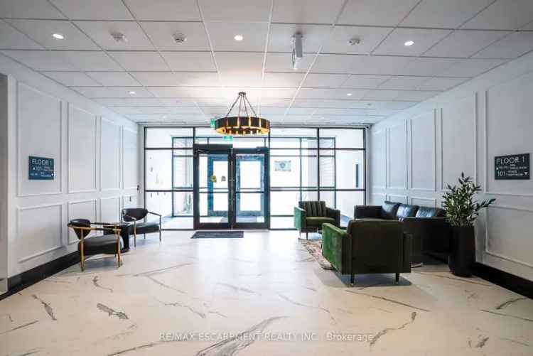 Modern 1+Den Condo with City Views and Amazing Amenities