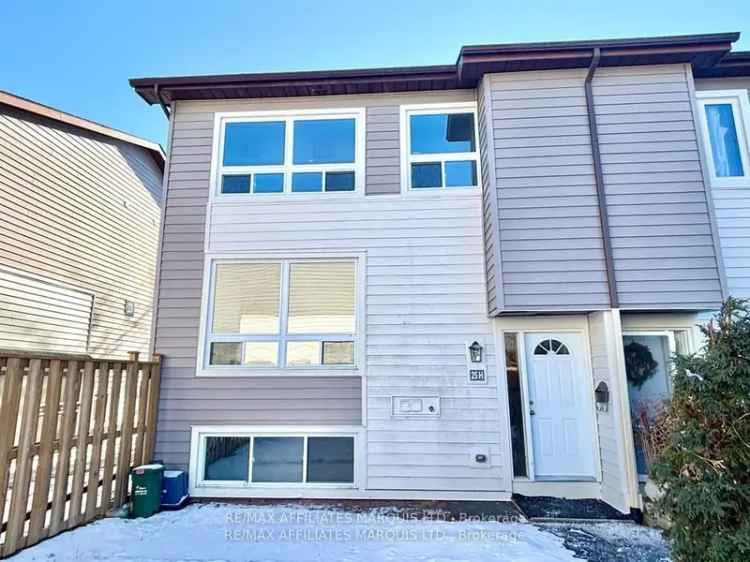 Clean Affordable End Unit Townhouse Condo Near Algonquin College