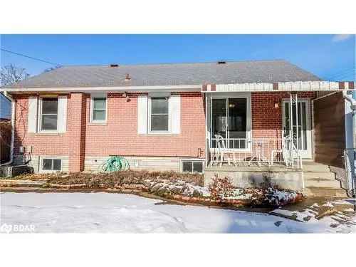 House For Sale In Barrie, Ontario