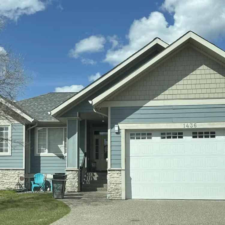 5 Bed 3 Bath Rancher with Walkout Basement Suite