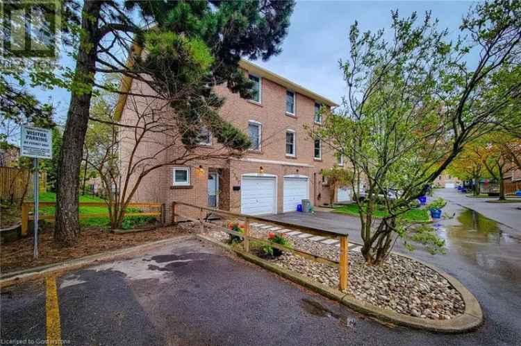 3 Bedroom Townhouse in Burlington's Brant Hills Family-Friendly Complex
