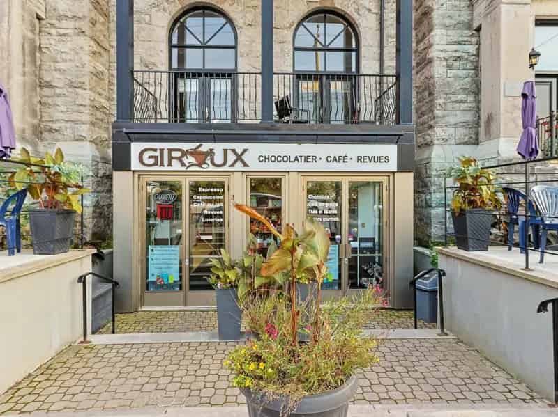 Commercial Condo for Sale Valleyfield 3330 sq ft Downtown Location