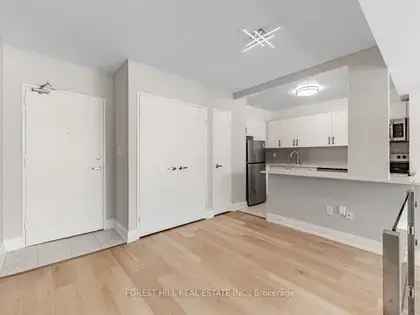 4 Room 721 sq ft Apartment in Toronto Rosebury Square