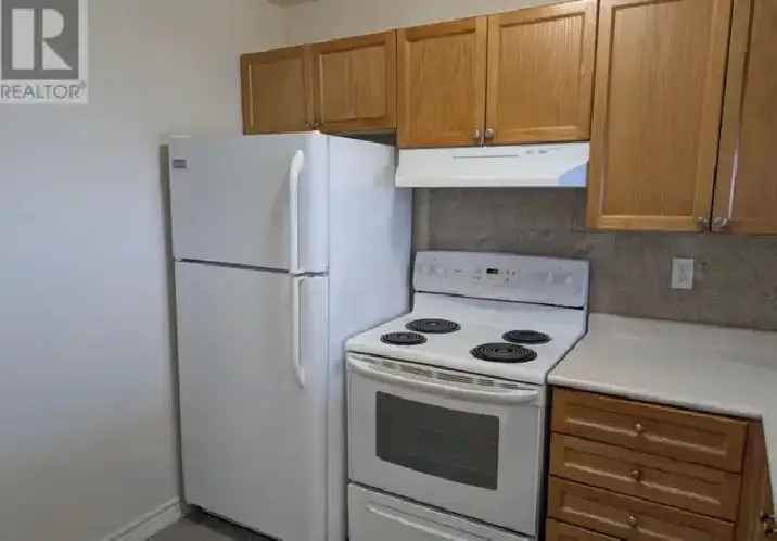 2 Bedroom and 2 Bath Apartment steps to UTSC - Students welcome!