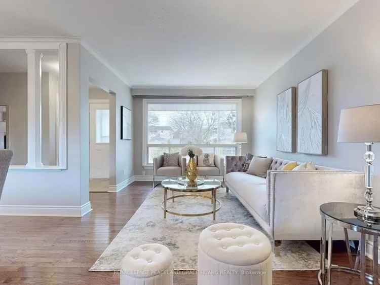 Cozy Bungalow Near Bayview Secondary School