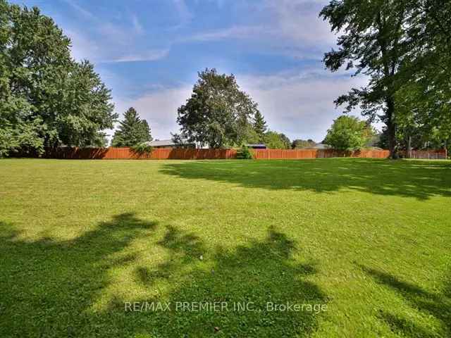 Spacious Home with Heated Garage Workshop near Oshawa Creek