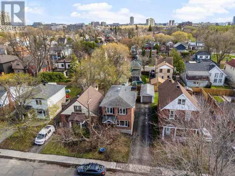 3 Bed 3 Bath Home Open Concept Gourmet Kitchen Backyard Deck