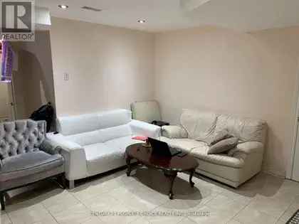 2 rooms apartment of 1645 m² in Mississauga