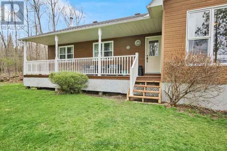 5-Acre Country Bungalow near Almonte - Peaceful Living