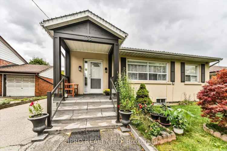 House For Sale in Toronto, Ontario