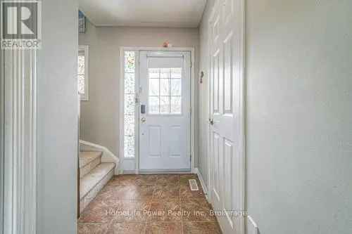 3 Bed 2.5 Bath Freehold Townhome for Sale in Hespeler Milpond