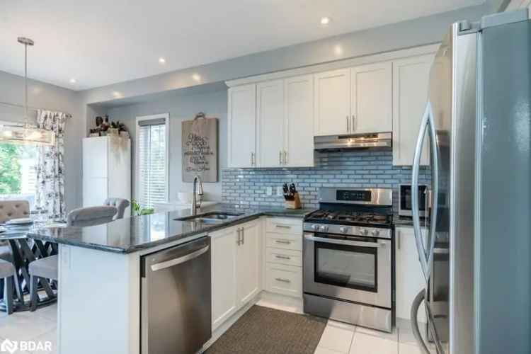 Midland Waterfront Home: 4-Bedroom, 3-Bathroom Family Residence