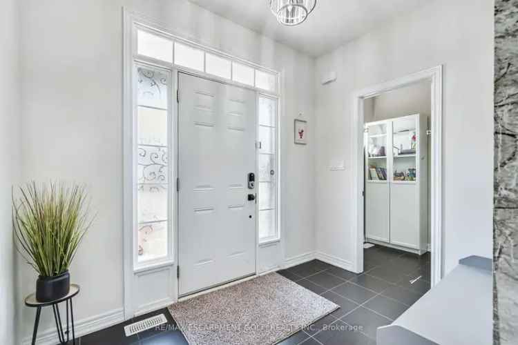 Smithville Brick Bungaloft - 4 Beds, 4 Baths, Finished Basement