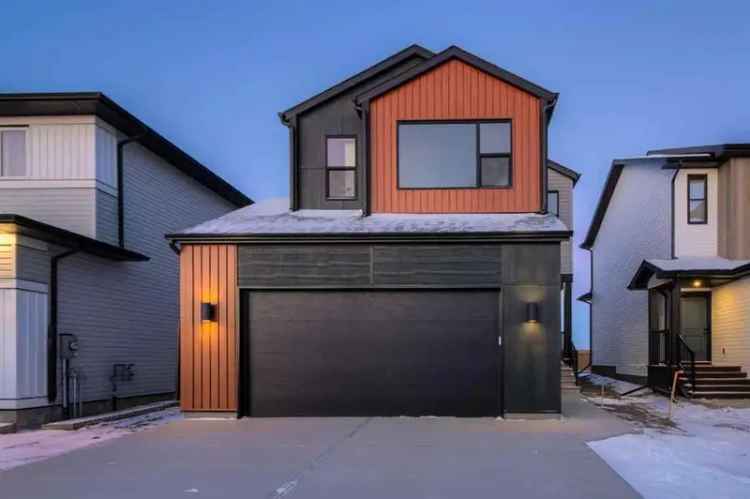 House For Sale in Lethbridge, Alberta