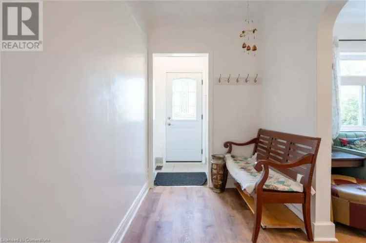 4 Bedroom Family Home by the River in Prince Charles