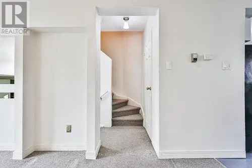 Townhouse For Sale In Applewood, Mississauga, Ontario