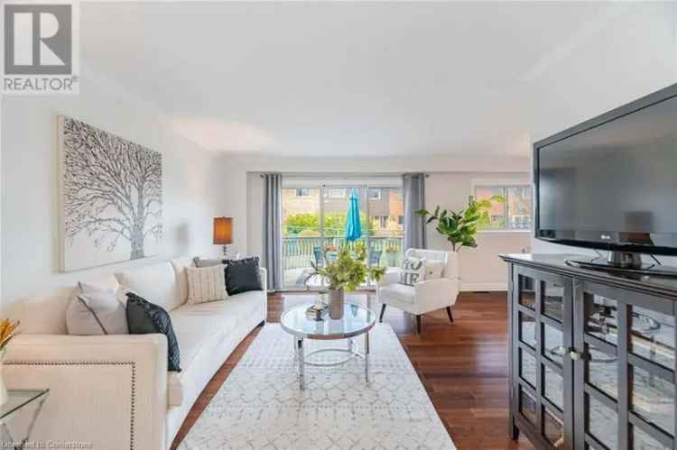 4-Bedroom Updated Townhome Near Lake Move in Ready
