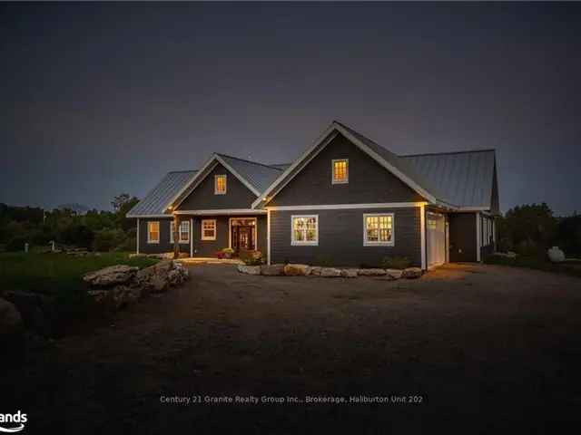 Luxury 4-Bedroom Bungalow in Gainforth Estates Haliburton