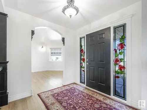 House For Sale in Ozerna Edmonton 4 Beds 35 Baths Huge Yard