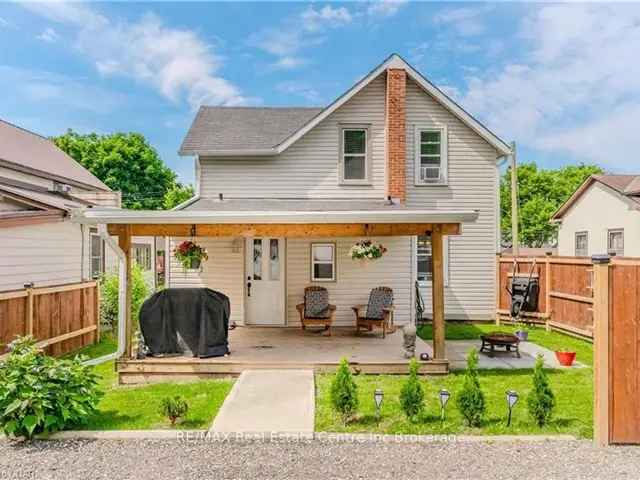 Beautifully Renovated Century Home 3 Beds 2 Baths Near Grand River