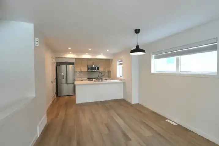 Rent 3 Bedroom Townhouse in Kensington with Modern Features