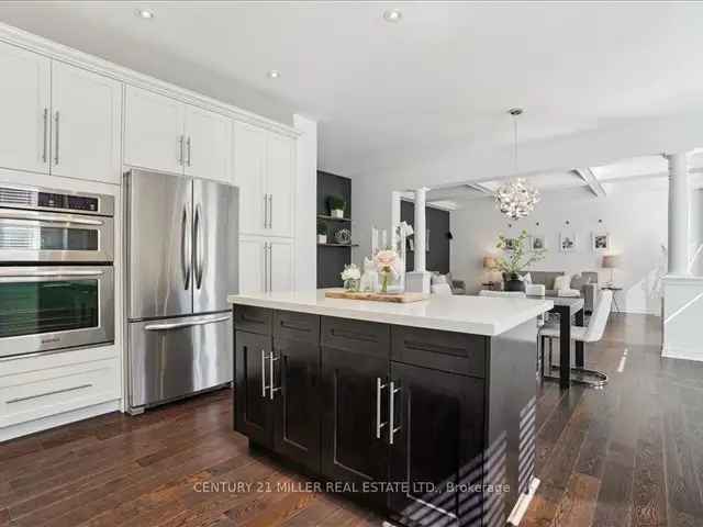 House For Sale in Oakville, Ontario