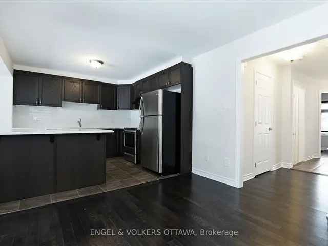 Townhouse For Rent in Ottawa, Ontario