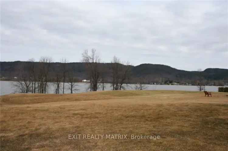 House For Sale in East Hawkesbury, Ontario