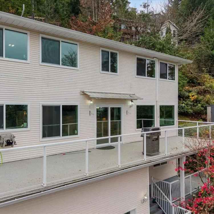 Buy House in Nanaimo with Ocean Views and Spacious Family Living