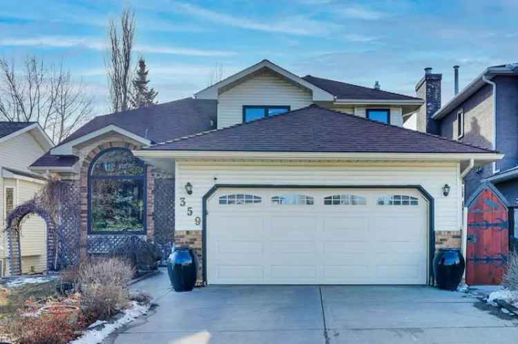 House For Sale in Calgary, Alberta