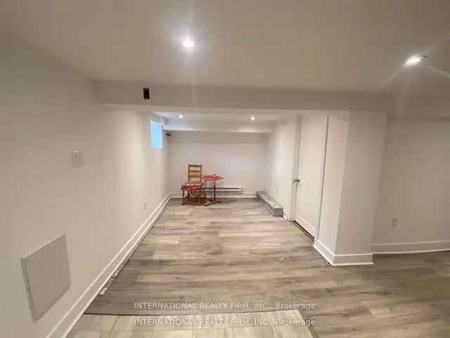 Newer Unit One Bedroom Apartment Near Public Transportation