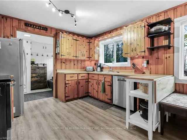 Charming 2-Bedroom Home near Georgian Bay