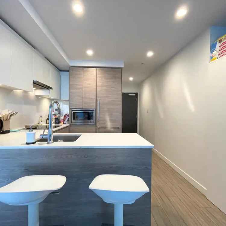 Luxury 1-Bed Condo for Sale in Surrey Central