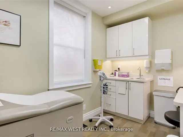 Roncy Semi-Detached House Medical Office 3-Bedroom Apartment Investment