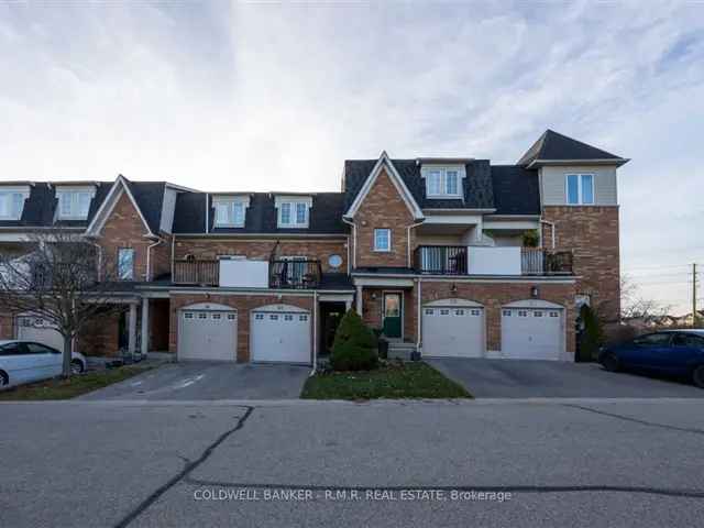 Beautiful 3 Bedroom Townhouse Whitby