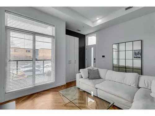 Altadore Townhome For Sale 2 Beds 2 Baths 952 Sq Ft