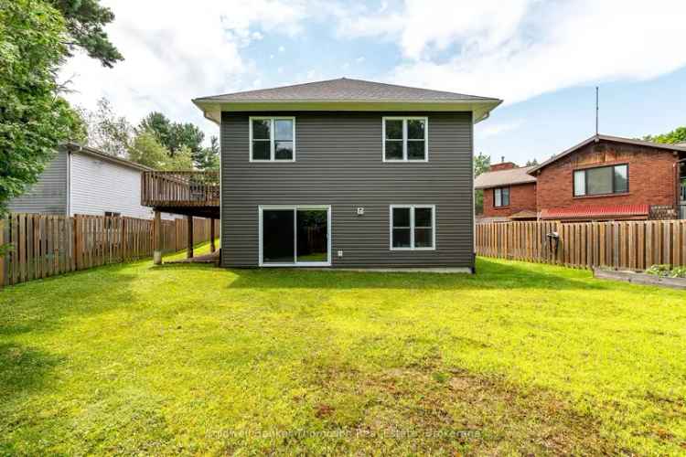 2017 Custom Bungalow in Huntsville - Modern Comfort & Lake Access