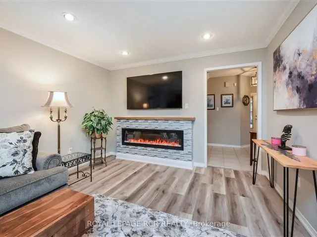 Condo For Sale in New Tecumseth, Ontario