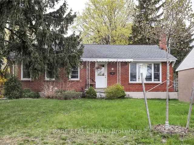 Charming Bungalow with In-Law Suite Huge Lot Near Schools