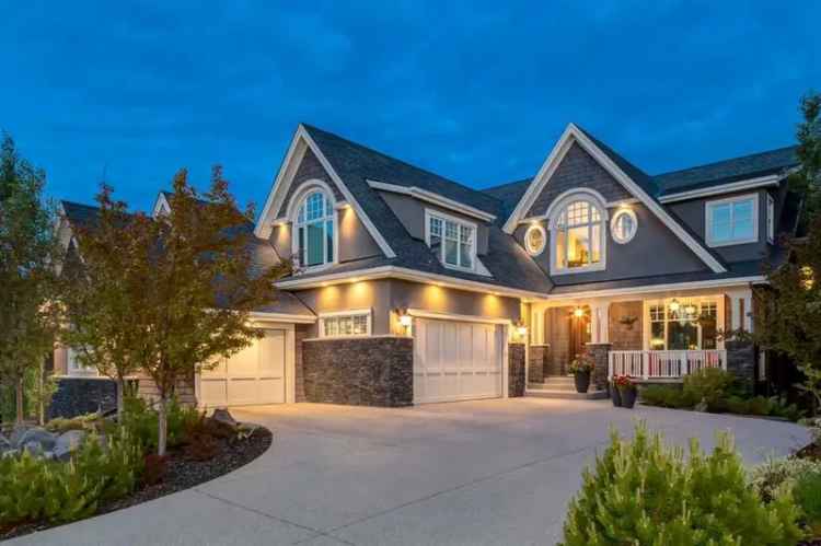 House For Sale in Calgary, Alberta